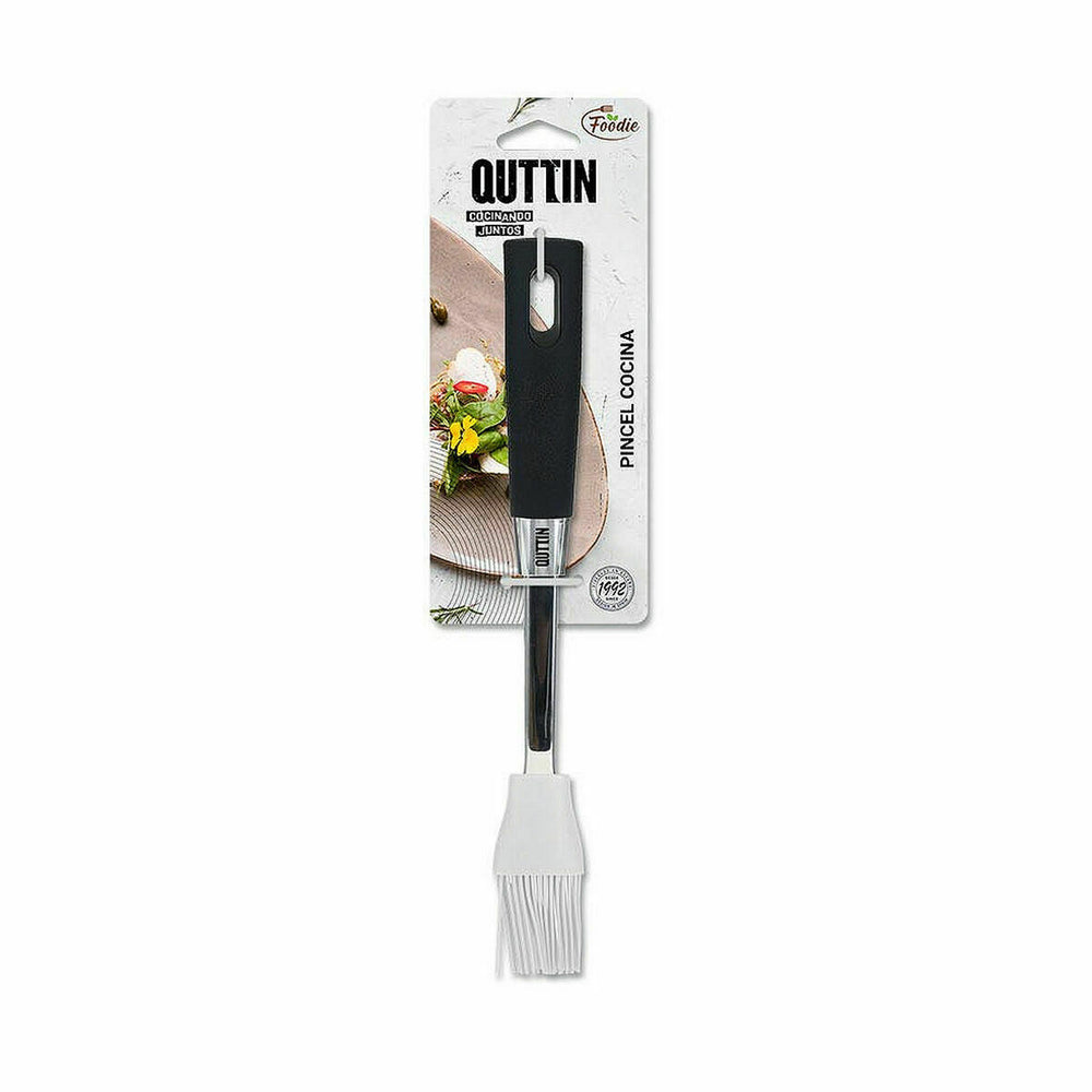 Un Pincel de Silicona Quttin Foodie Negro 28 x 4 cm 2 mm (18 Unidades), con la etiqueta "Quttin", mostrado en una tarjeta de empaque blanca con una imagen de comida plateada. Perfecto para cualquiera que busque utensilios de cocina esenciales.