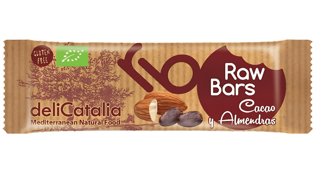 Delicatalia Barritas Ecológicas Raw de Cacao y Almendras Expositor 25 (30g c/u) son snacks veganos sin gluten y ecológicos, con envoltorio beige y marrón mostrando cacao y almendra. Ideales para picar saludablemente.