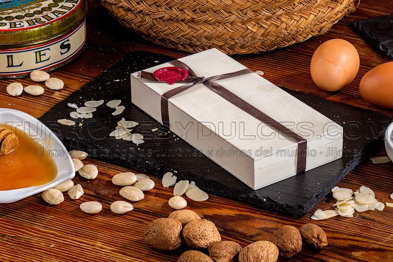 Turrón a la Piedra Artesano – caja de madera 300 g-ChocolateSI-Cajas,Con Almendras,Sin Gluten,Sin Lactosa,turrones artesanos