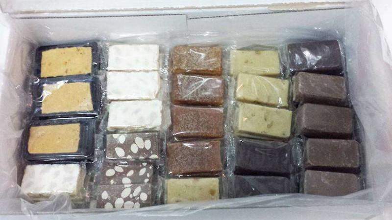 Caja Surtida de Porciones 3kg-ChocolateSI-Avellanas,Blandos,Cajas,Con Almendras,Crujiente,Manteca de Cacao,Nueces,Pasta de Cacao,Sin Gluten,turrones artesanos