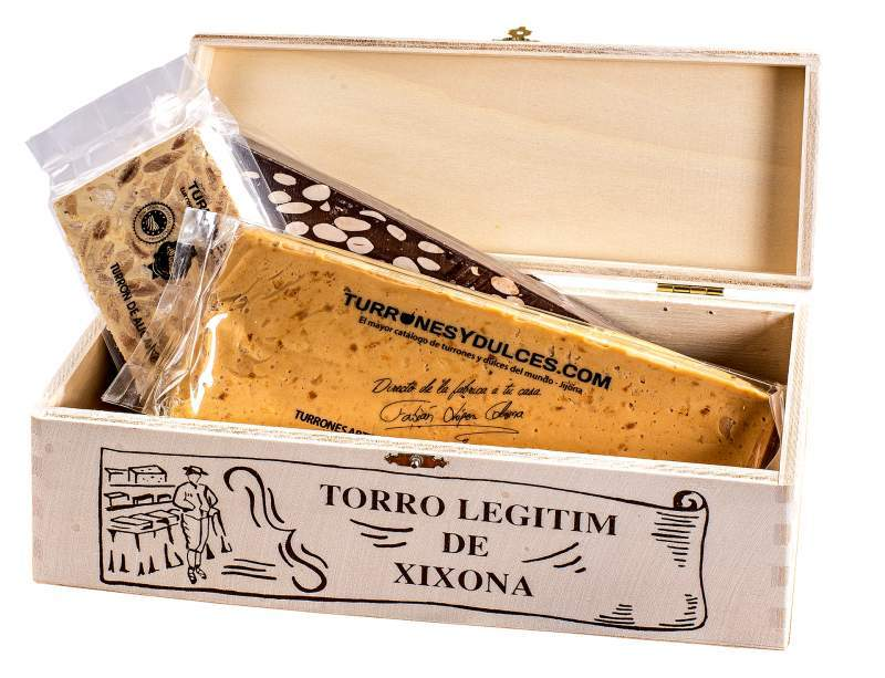 Caja de madera con tapa para 3 turrones de 500 gramos (vacía) - Madera Natural de Chopo - 31cm x 11cm x 10cm - Visagras y Cierre Doradas-ChocolateSI-Cajas,Chocolate Puro,Con Almendras,Con Leche,Lotes,Mazapanes,turrones artesanos
