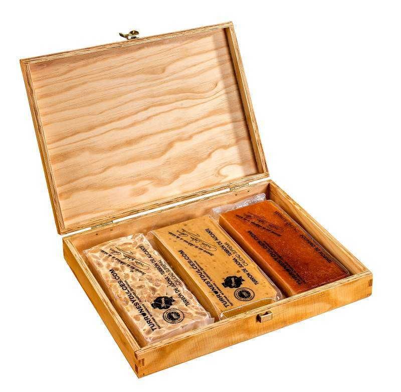 Caja de madera con tapa para 3 turrones (vacía) - Madera Natural de Pino Barnizada - Formato Estuche con visagras doradas-ChocolateSI-Blandos,Cajas,Duro,Estuches,Lotes,turrones artesanos