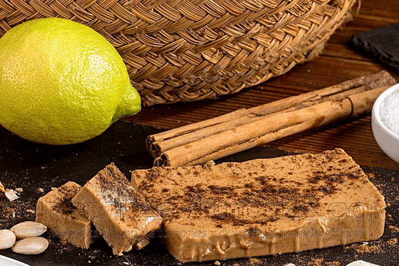 Turrón a la Piedra tradicional, apto para veganos y Artesano – caja de madera 300 g - chocolateSI.com