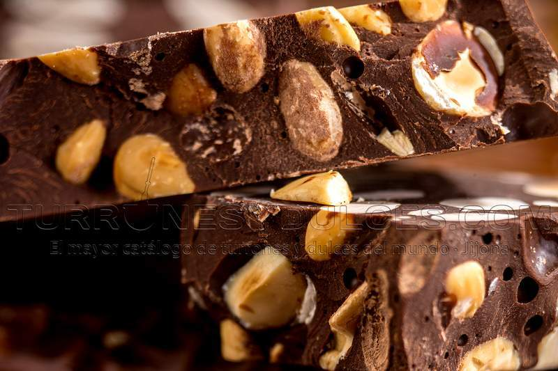 Turrón Chocolate Negro Puro con Almendras, 500 gramos-ChocolateSI-Chocolate Negro,Chocolate Puro,Con Almendras,Con Leche,Crujiente,Duro,Manteca de Cacao,Navidad,Pasta de Cacao,Sin Gluten,Suave,turrones artesanos