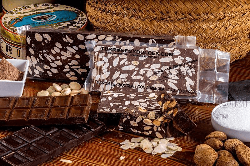 Turrón Chocolate Negro Puro con Almendras, 300 gramos - chocolateSI.com