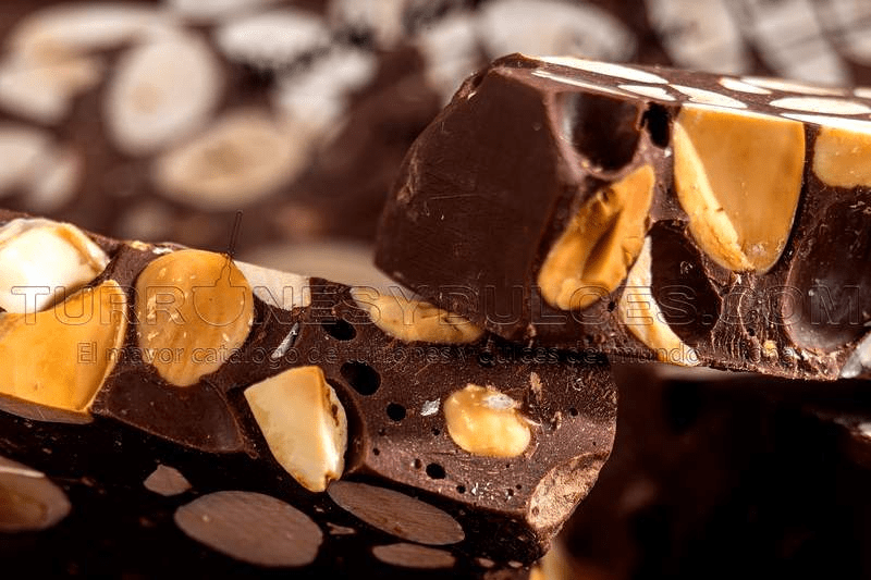 Turrón Chocolate Negro Puro con Almendras, 300 gramos - chocolateSI.com